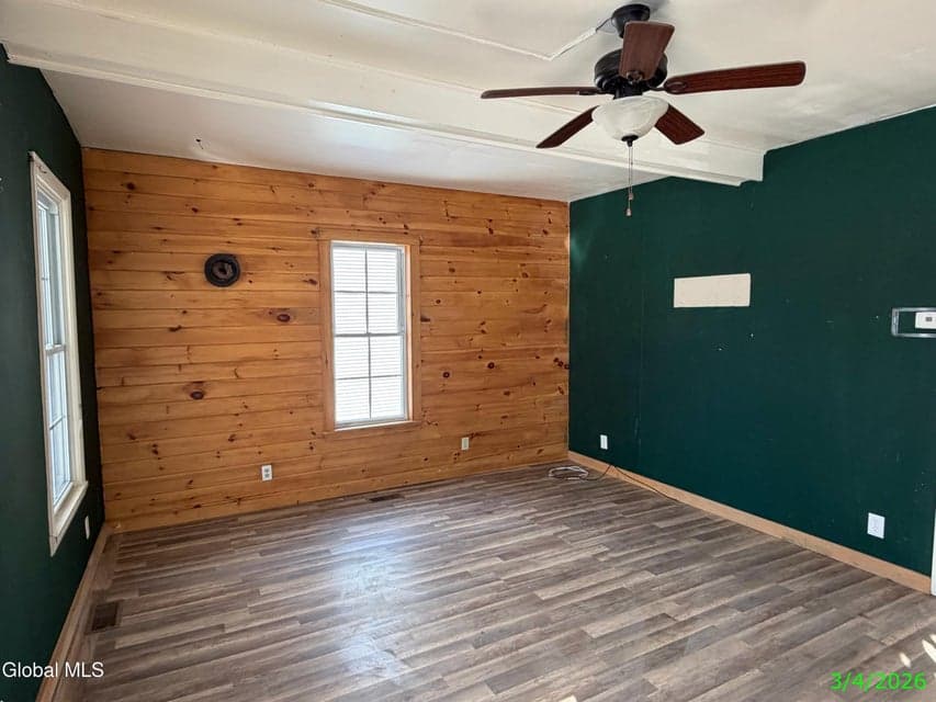 124 Lake George Avenue, photo 3