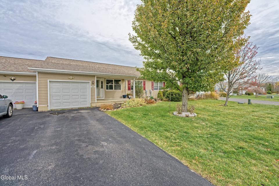 122 Skyview Drive, photo 1