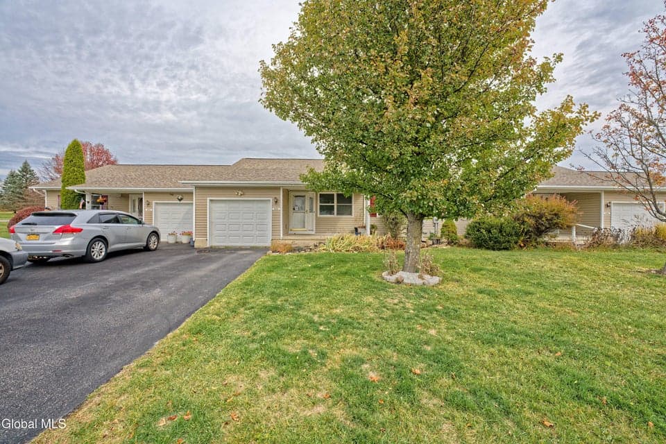 122 Skyview Drive, photo 2