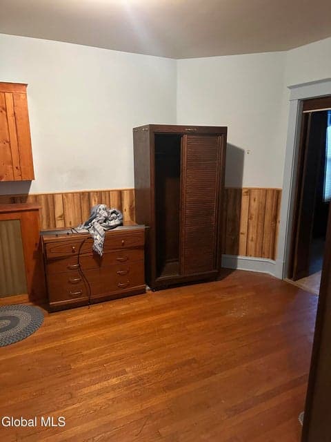 484 Delaware Avenue, photo 2