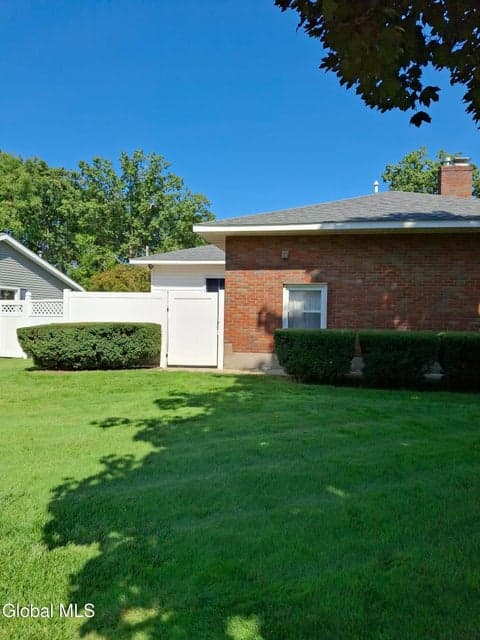 24 Juracka Parkway, Rotterdam, NY, photo 4