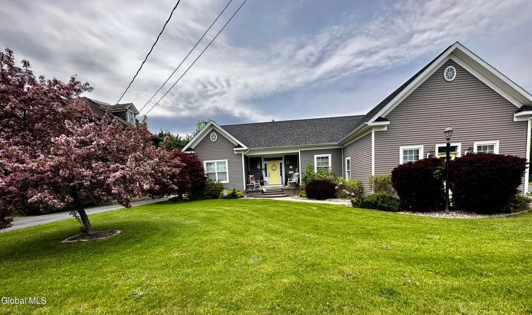 133 Prospect Avenue, photo 2
