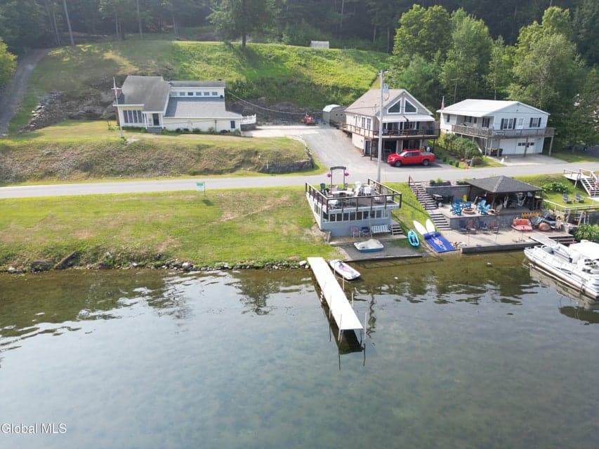 210 E Lake Road, photo 1