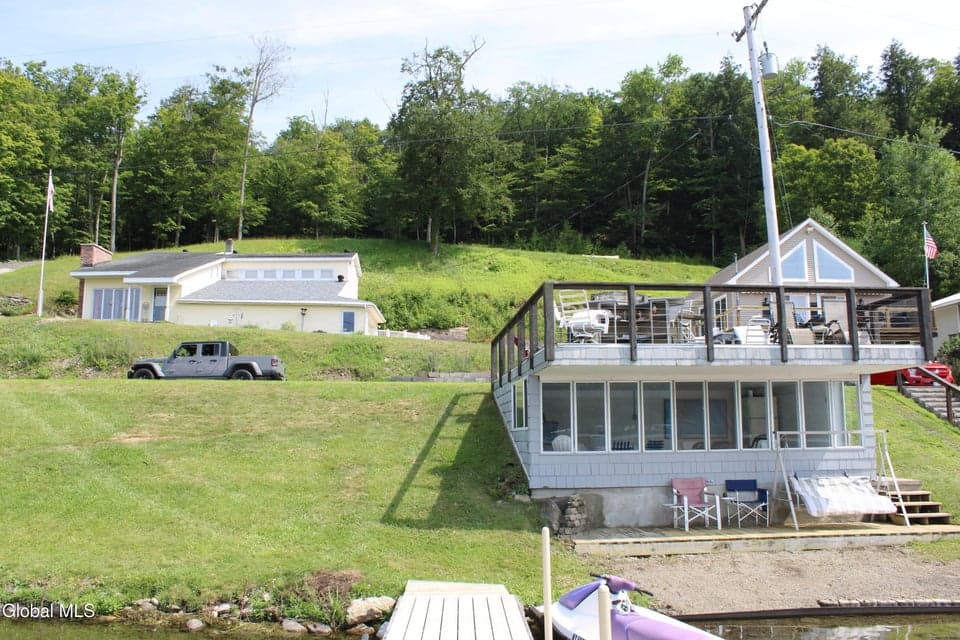 210 E Lake Road, photo 2