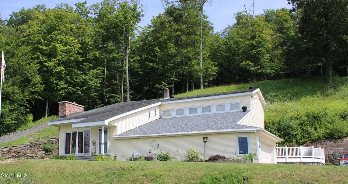 210 E Lake Road, photo 3