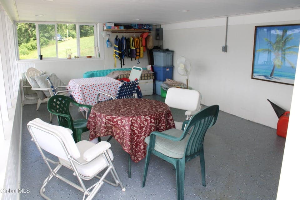 210 E Lake Road, photo 4