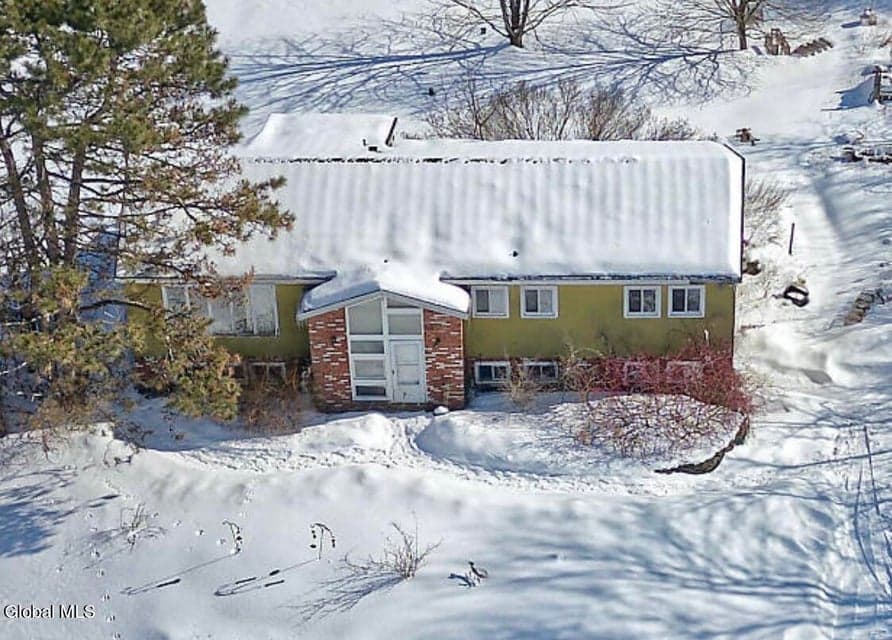 1027 Township Road, photo 1