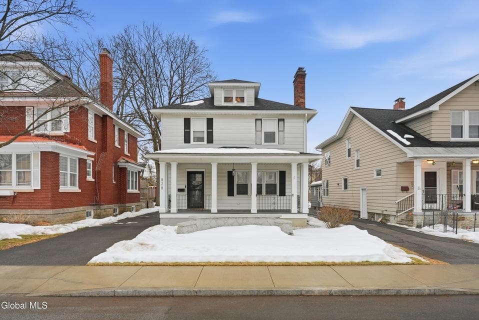 828 Decamp Avenue, photo 2