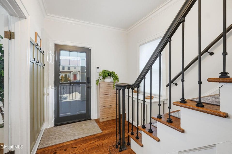 828 Decamp Avenue, photo 4