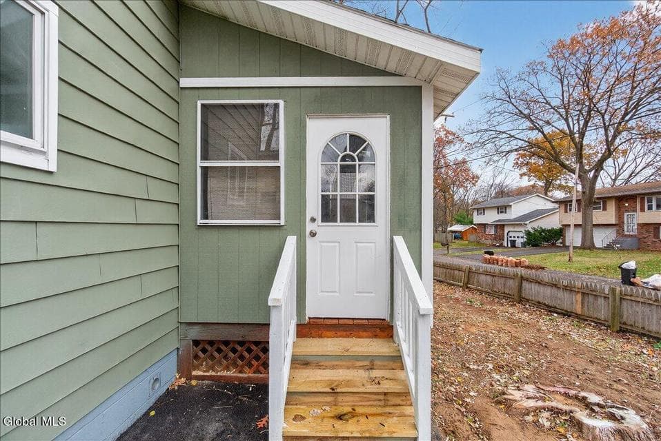 278 Donald Avenue, photo 5