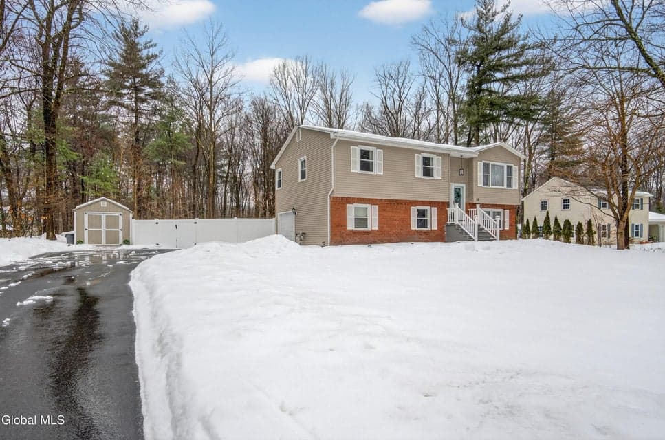 19 Barkwood Lane, photo 1