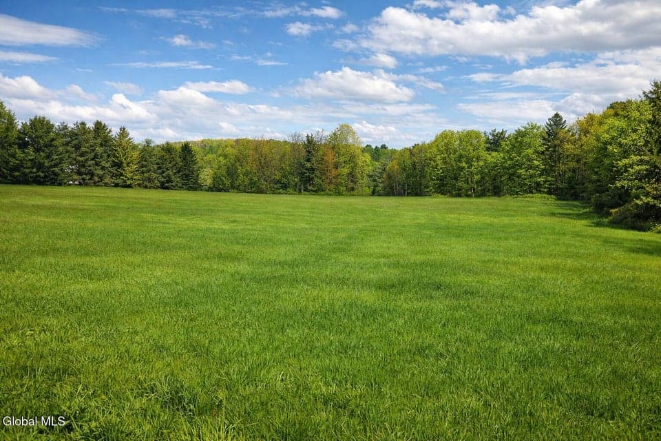 1085 Krumkill Road, photo 1