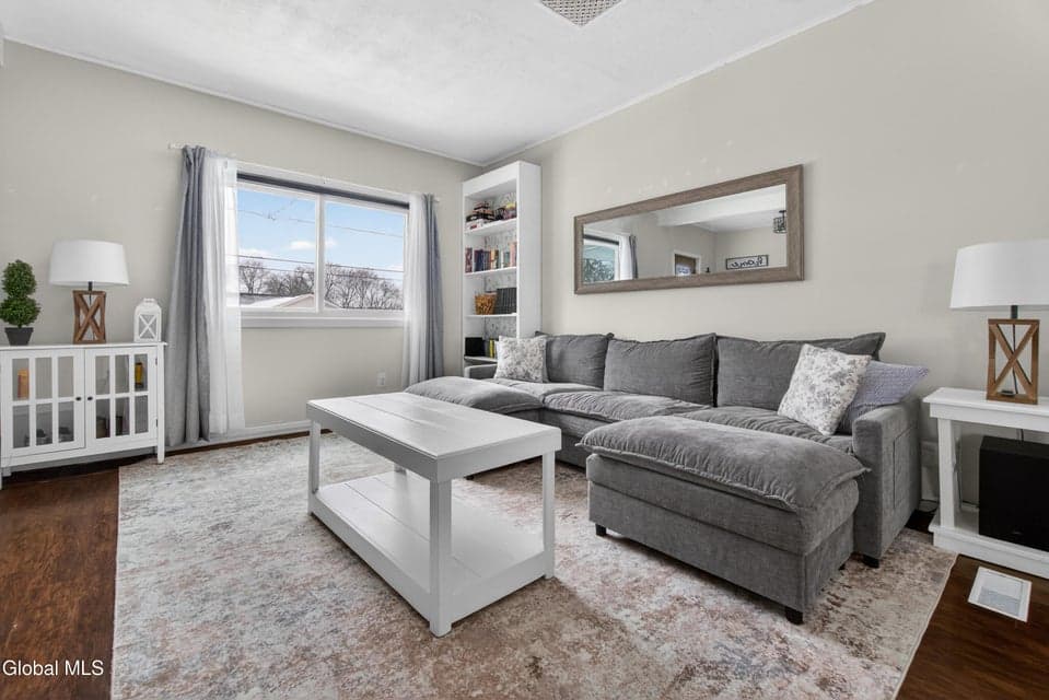 25 Pearl Street, photo 4