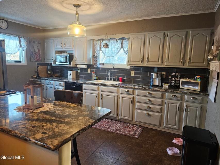 200 Meadowbrook Road, photo 2