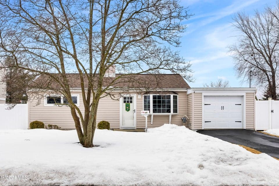 45 Fuller Terrace, Colonie, NY, photo 1