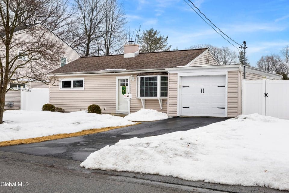 45 Fuller Terrace, Colonie, NY, photo 2