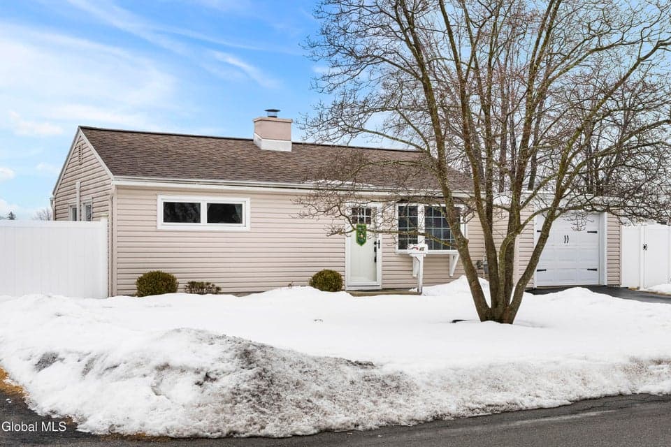 45 Fuller Terrace, Colonie, NY, photo 3
