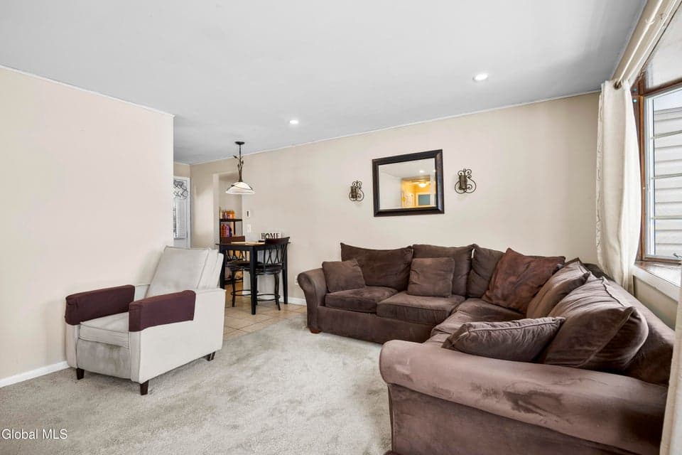 45 Fuller Terrace, Colonie, NY, photo 4