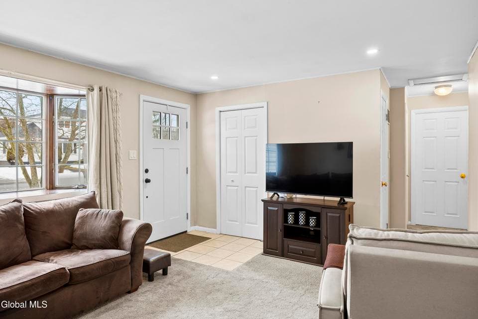 45 Fuller Terrace, Colonie, NY, photo 5