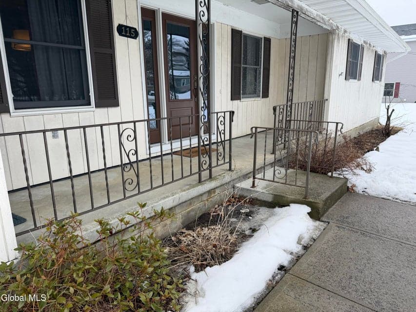 115 Hollywood Road, Amsterdam, NY, photo 4