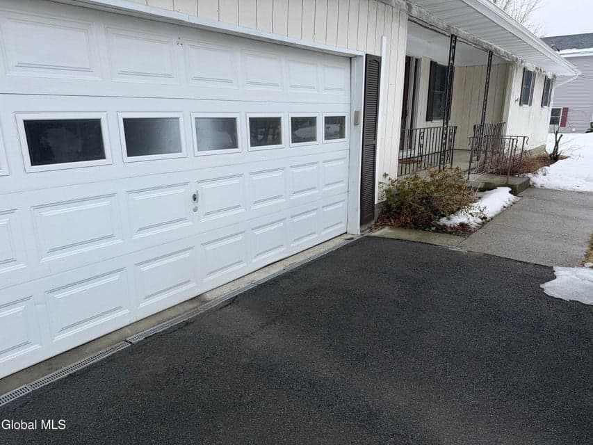 115 Hollywood Road, Amsterdam, NY, photo 3