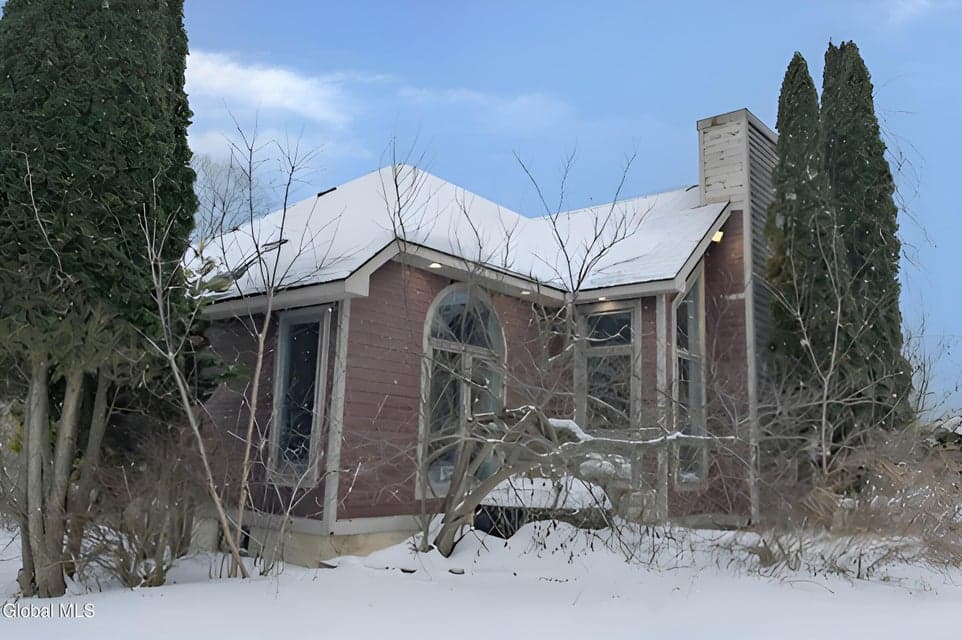105 Ulrich Drive, photo 3