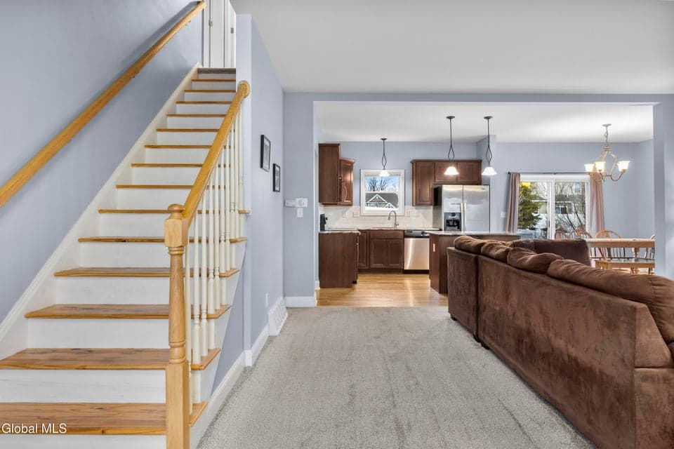 245 N Alandale Avenue, Niskayuna, NY 12304, photo 4