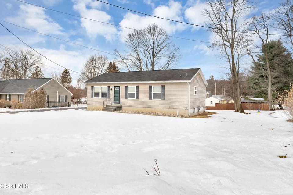 12 Clover Avenue, photo 5