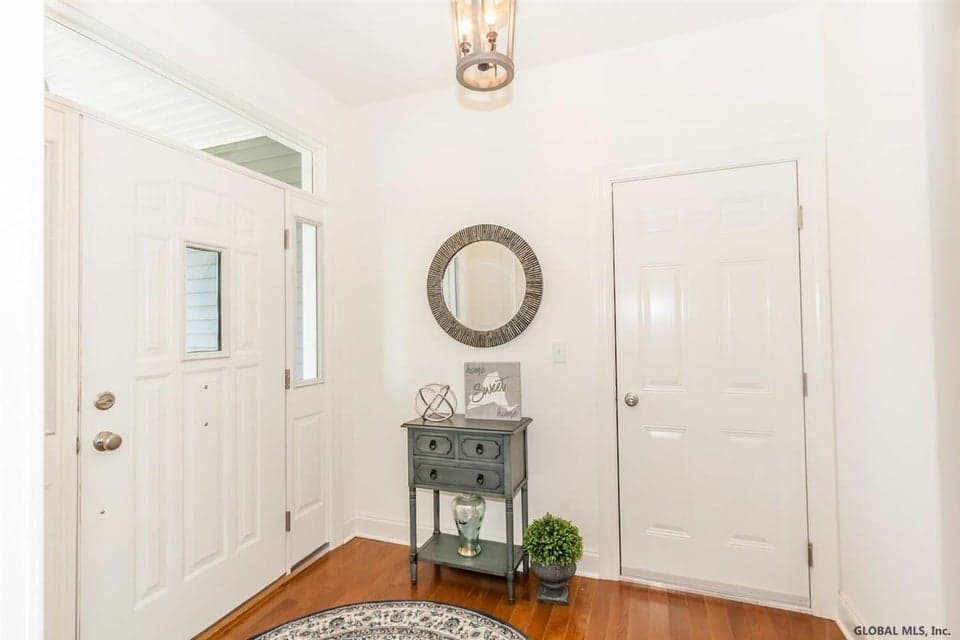 92 Lakepointe Way, photo 3