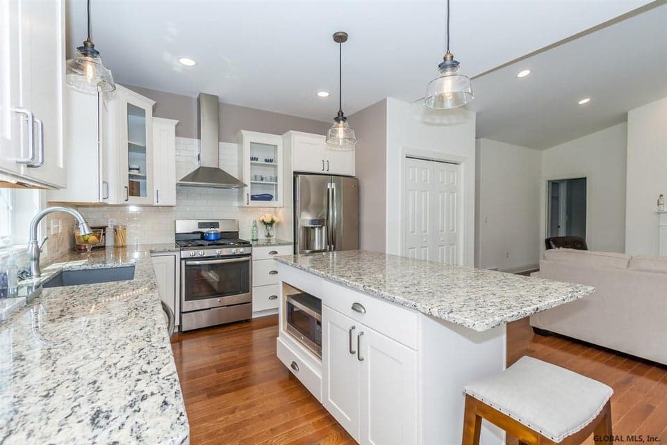 91 Lakepointe Way, photo 3