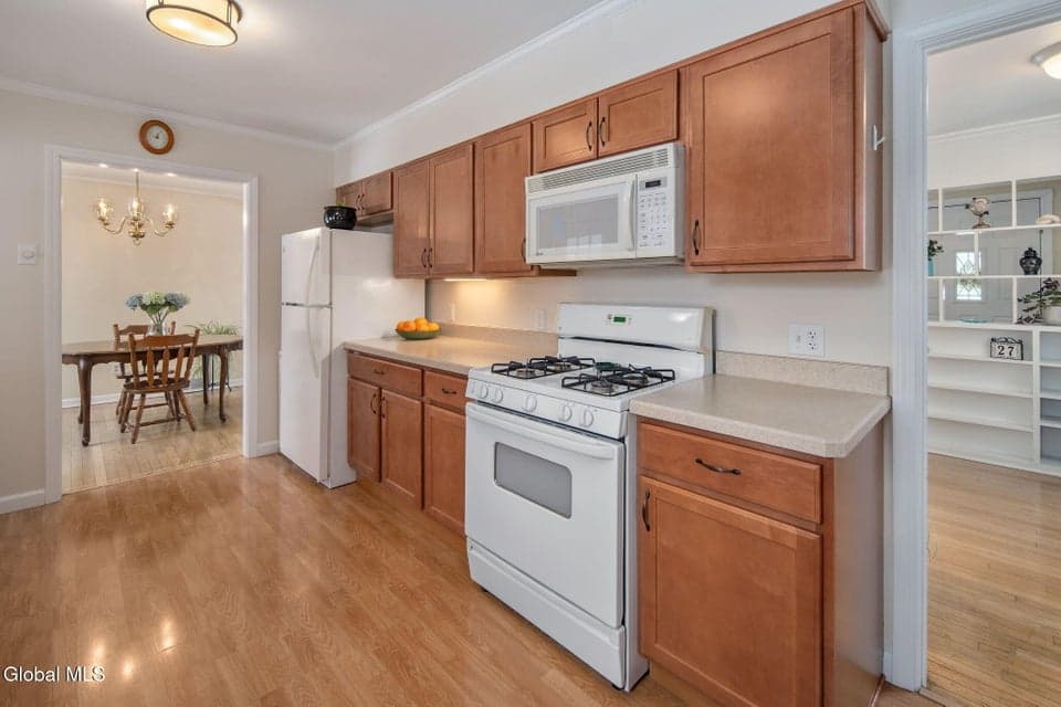 27 Croswell Street, photo 5