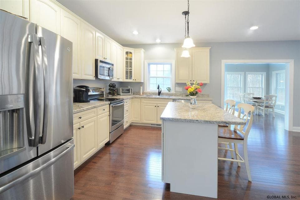 69 Lakepointe Way, photo 4
