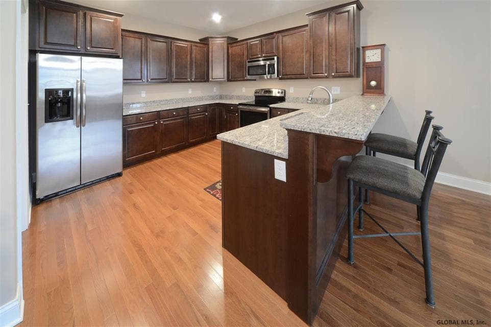 69 Lakepointe Way, photo 5