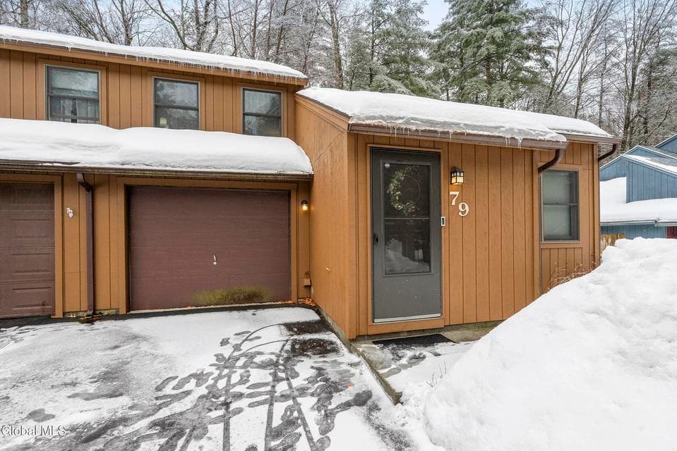 79 Pepperbush Place, photo 1