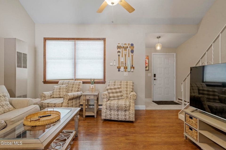 79 Pepperbush Place, photo 5