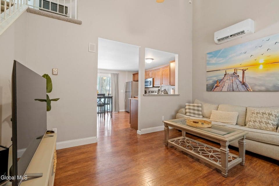 79 Pepperbush Place, photo 3