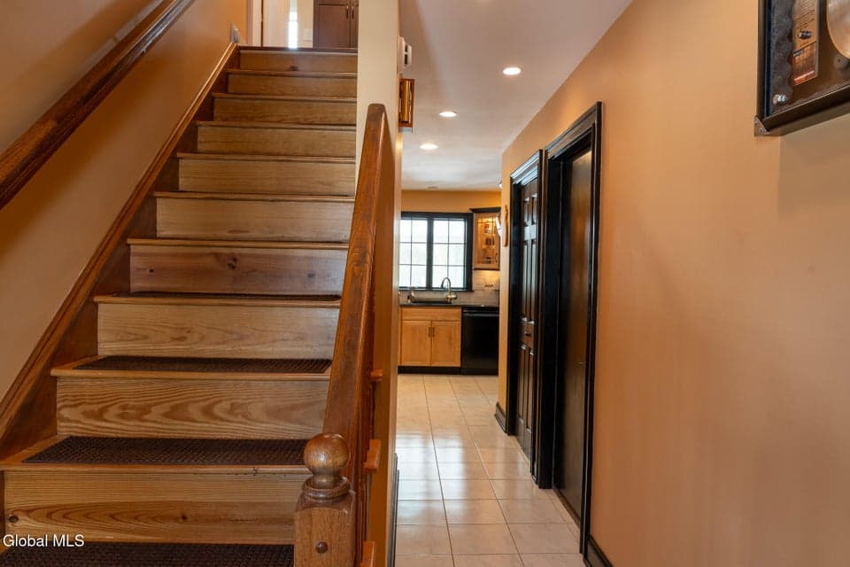 15 Frances Lane, Bethlehem, NY 12203, photo 4