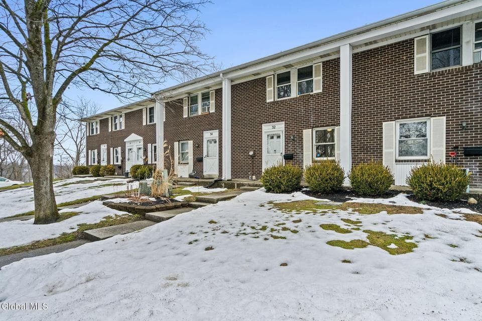 32 Maxwell Drive, Troy, NY, photo 3