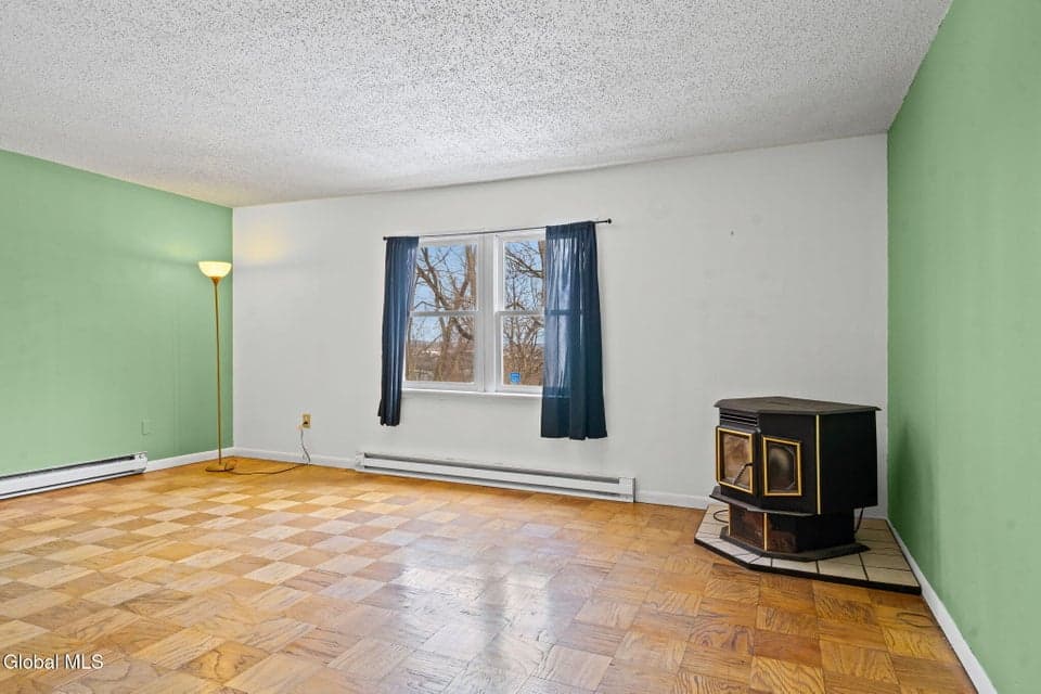 32 Maxwell Drive, Troy, NY, photo 4