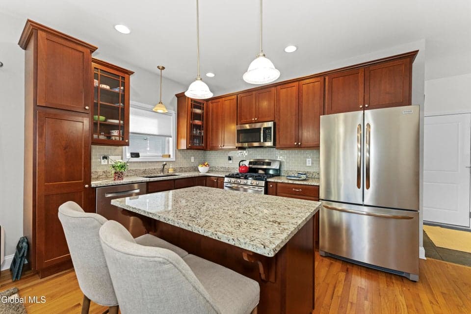 151 Fieldstone Drive, photo 3