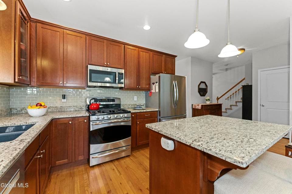 151 Fieldstone Drive, photo 4