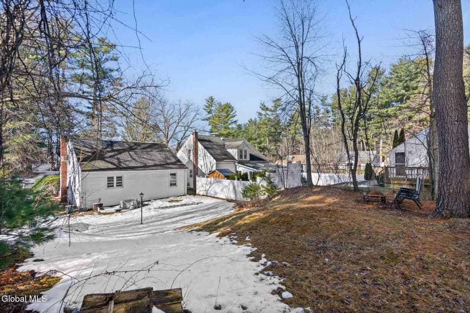 27 Dresden Court, Guilderland, NY, photo 4
