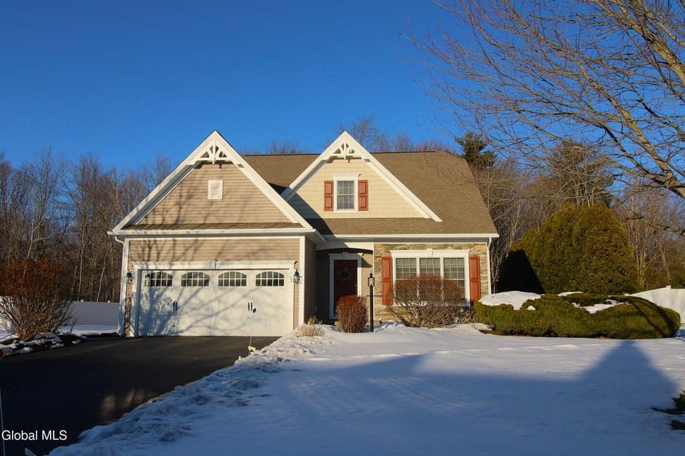 58 Chatsworth Way, photo 1