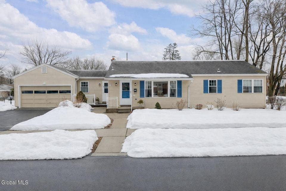 27 Croswell Street, photo 1