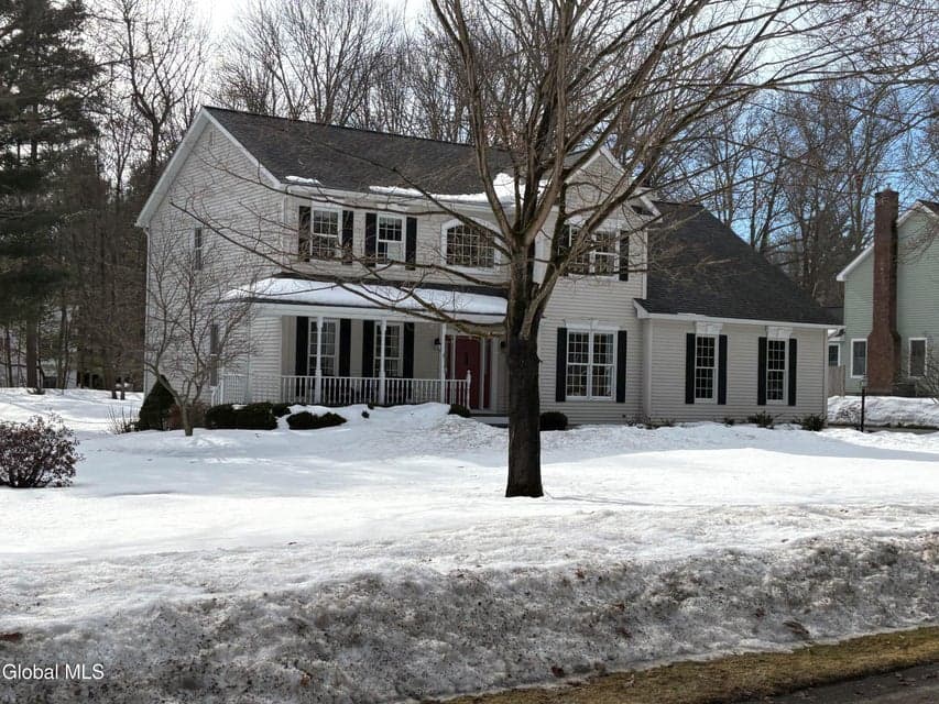 65 Hearthstone Drive, photo 3