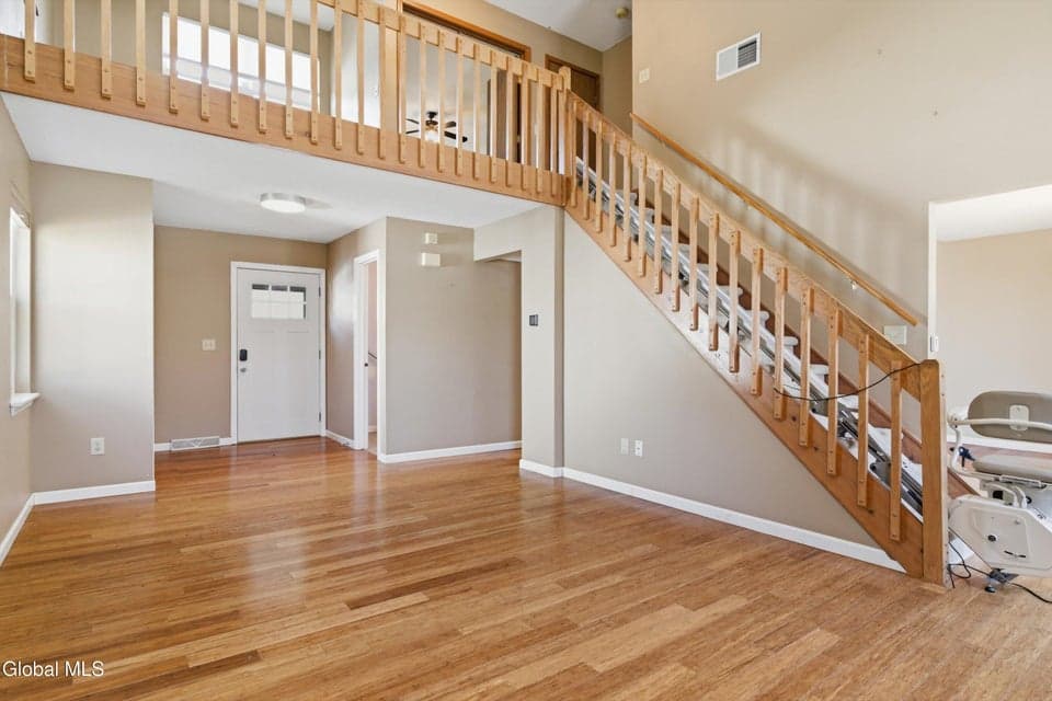 35 Heyden Road, Troy, NY 12180, photo 2