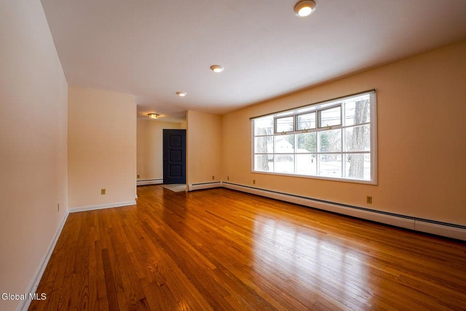 196 Kenwood Avenue, photo 5