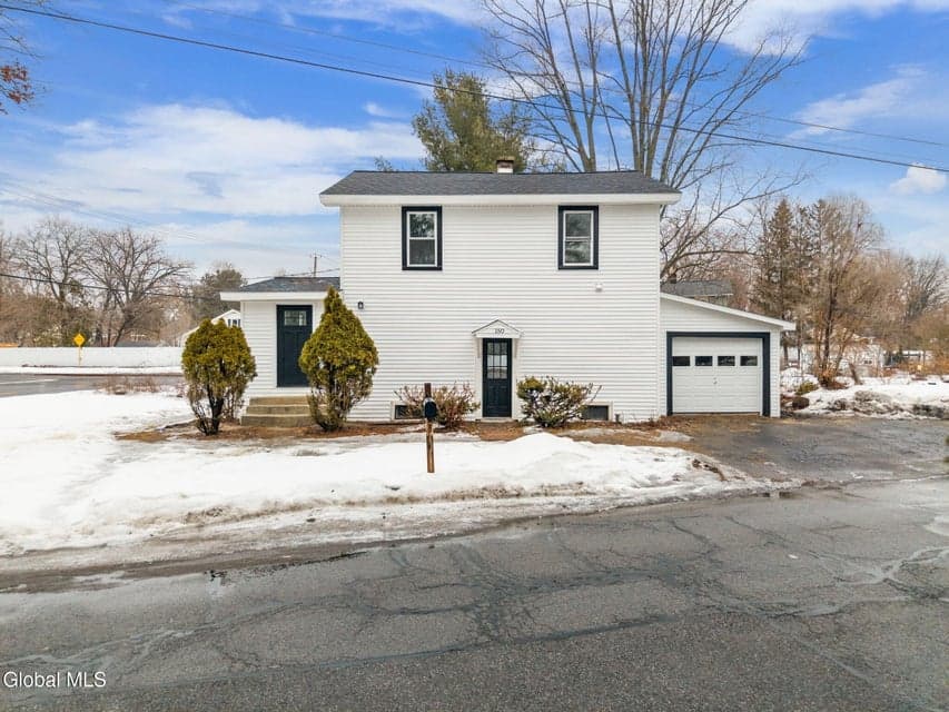 150 Schoolhouse Road, Guilderland, NY, photo 1