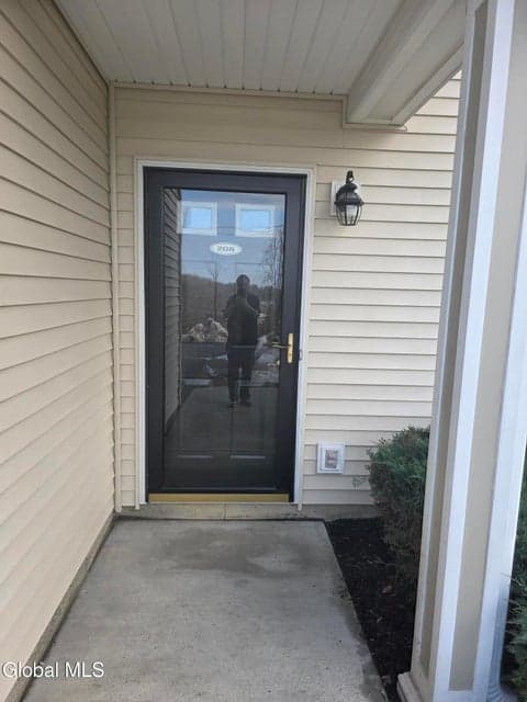 208 N Ridge, Troy, NY 12182, photo 4