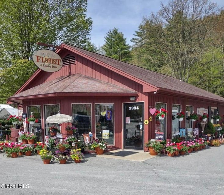 3986 Main Street, photo 1